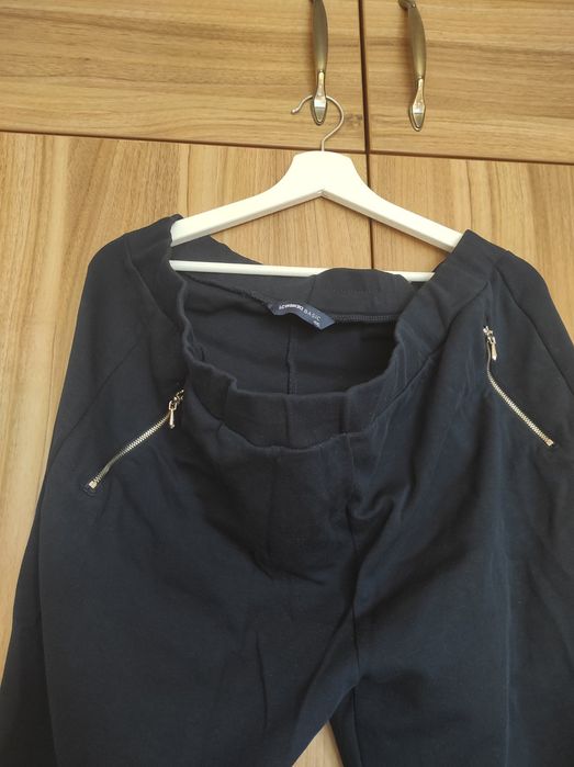 Продавам дамски спортни панталони