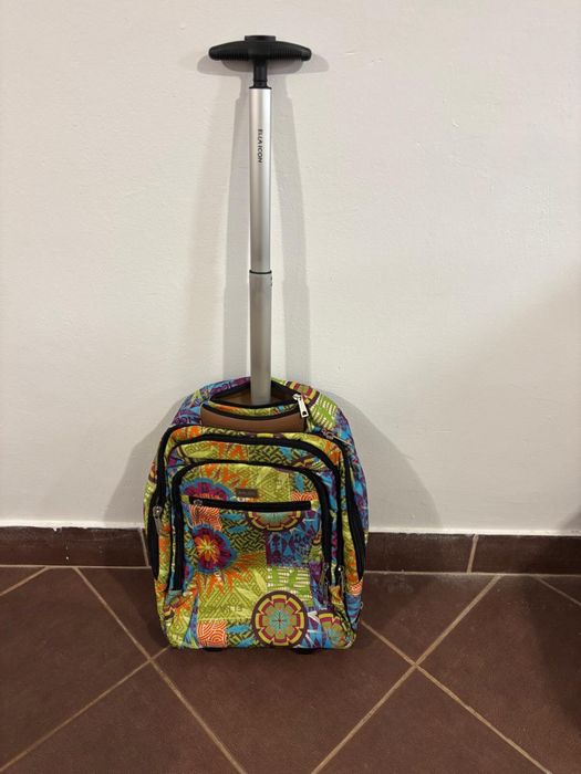 Gentisi rucsacuri pentru vacante si excursii