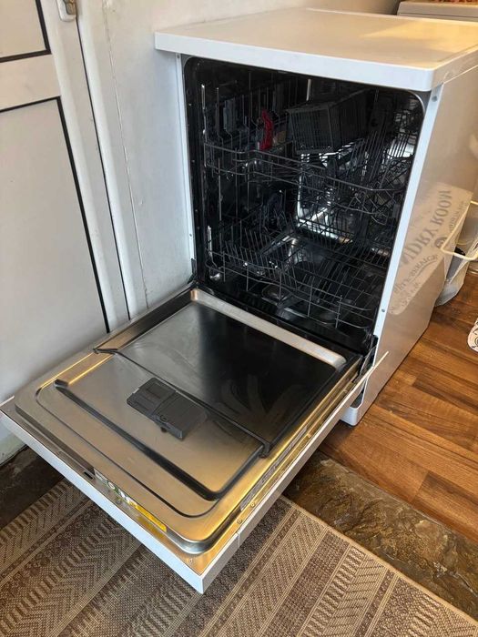 Съдомиялна Whirlpool WFE 2B19 Перфектна и като Нова - Свободностояща