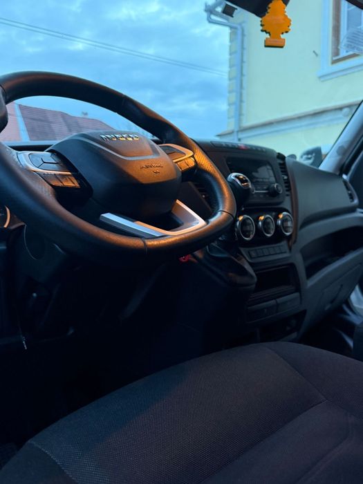 Iveco.daily.15.paleti.3.5.tone.2022 011.se poate pune si lift hidrauli