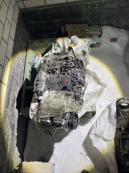 Мотор машины , двигатель