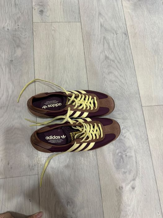 Продам кроссовки Adidas