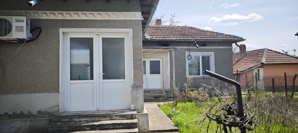 Продава се Къща в с. Окорш, Област Силистра - 100 кв.м за 255 €/кв.м - Снимка #2