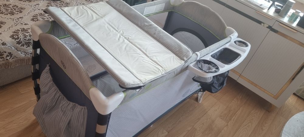 Детская кроватка - манежка