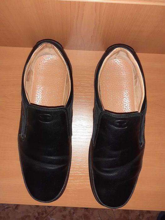 Pantofi barbatesti din piele neagra, marca Gitanos , marimea 42