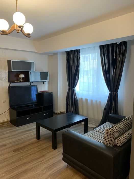 Inchiriez apartament sau vand