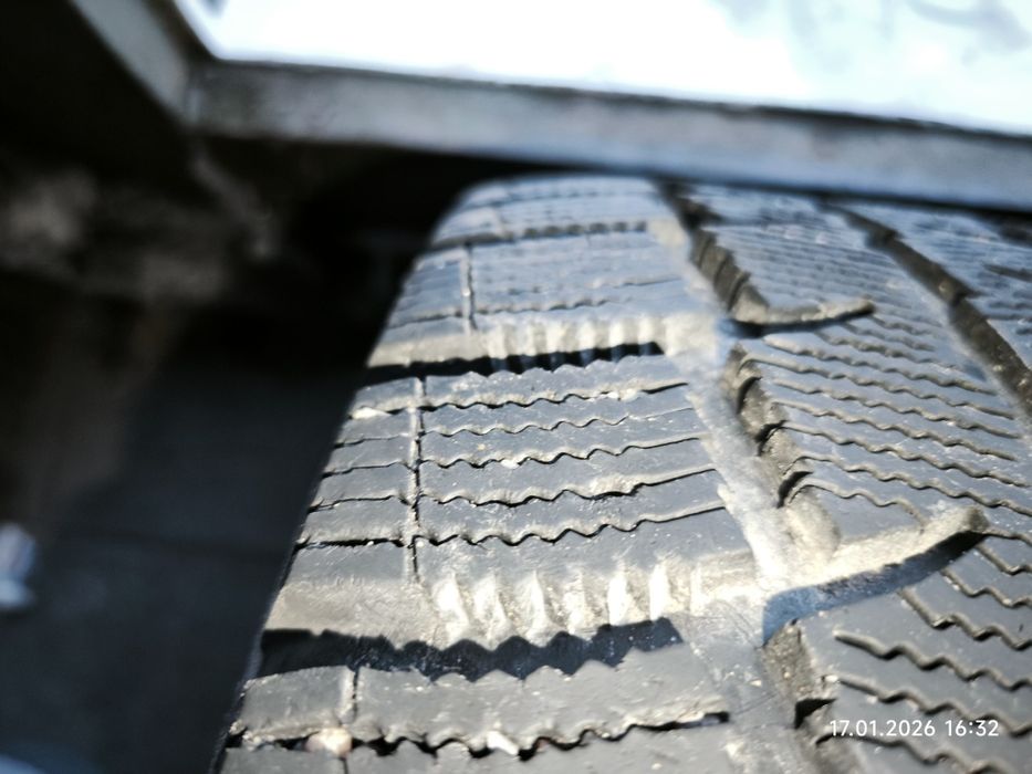 Шины 215 65 R16 две штуки