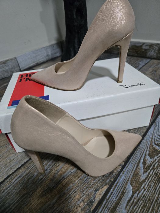 Дамски елегантни и спортни обувки