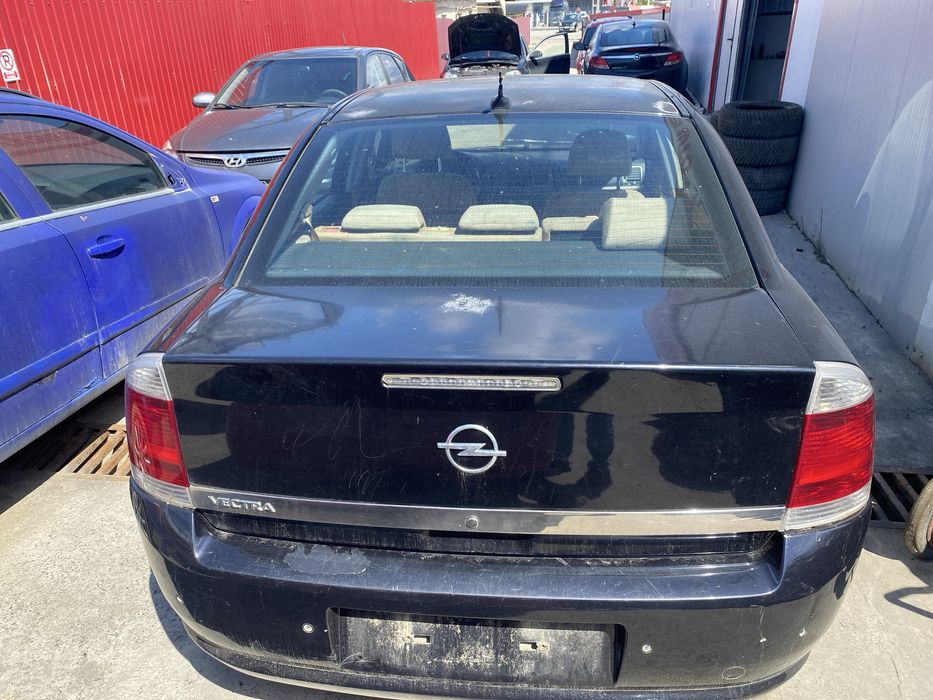 Dezmembrez Opel Vectra C 1.9 CDTI Facelift