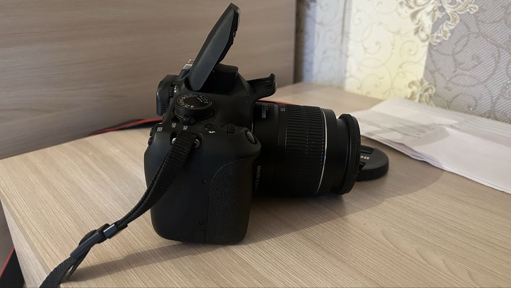 Canon EOS 1200D + Штатив бу