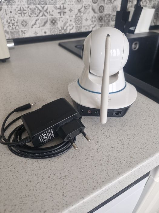 IP камера за наблюдение с нощен режим и 360 въртене