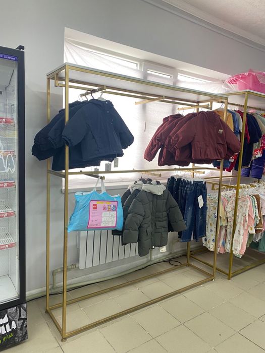 Стойка для одежды