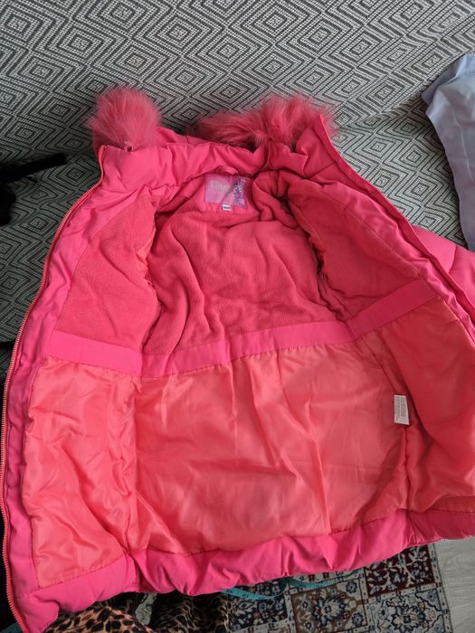 Зимняя куртка для девочки!На рост 116 см