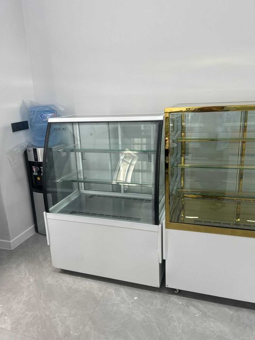 Кондитерская витрина