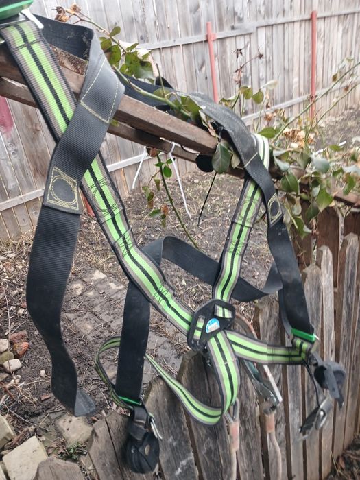 De vanzare, Ham pentru acoperis,