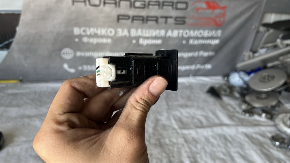 Mazda 3 еърбег бутон