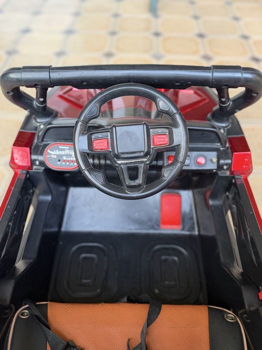 Детский электромобиль с  пультом