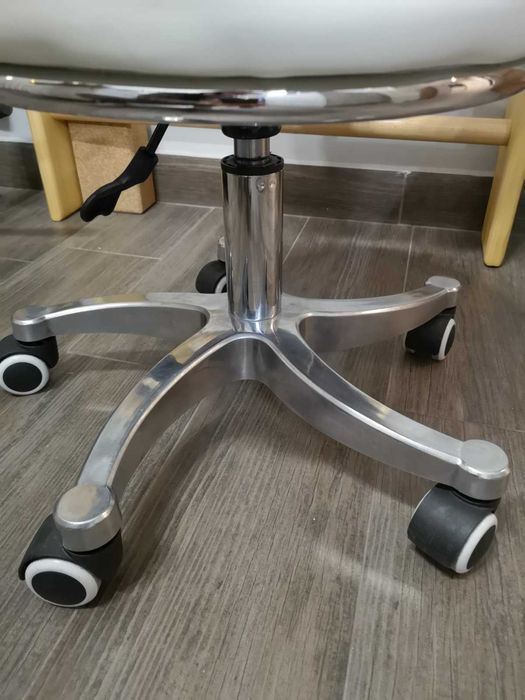 Професионален козметичен стол за педикюр