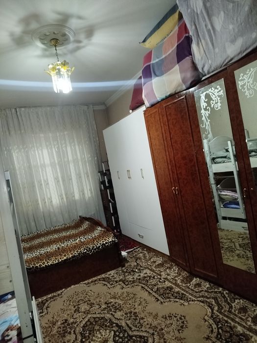 Ibn sino1 da uy sotiladi srochniy oʻzimizni uy xama qulayliklar bor