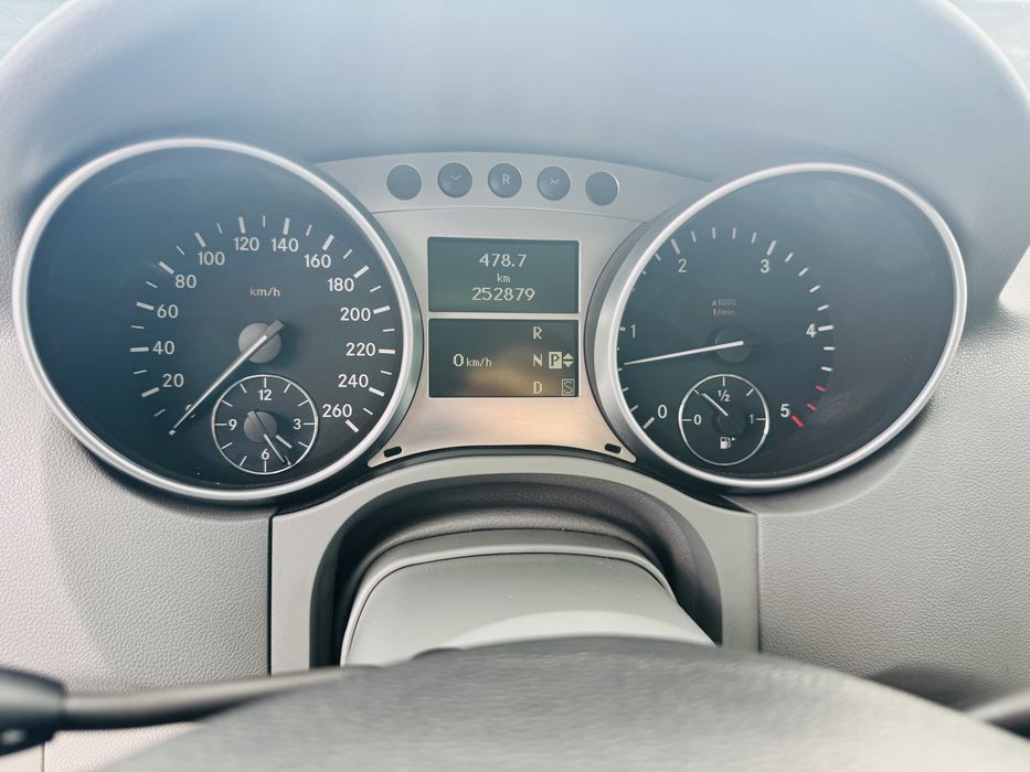 Mercedes Benz ML W164 4.0 V8 Autoutilitara