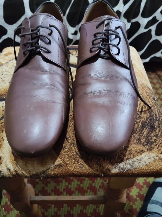 Vând pantofi mărimea 43