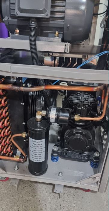 Marojni muzqaymoq apparati freezer  firizir. Muzqaymoq tayyorlagich