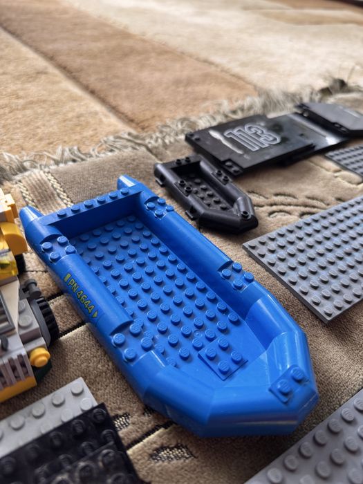 Продам большой пакет лего деталей