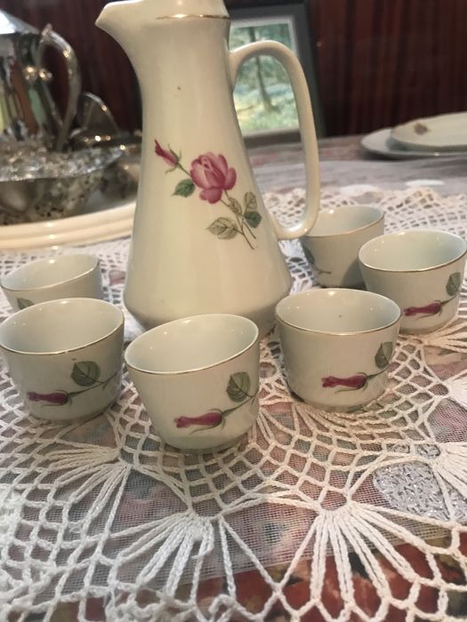 Порцеланови изделия на български и чужди производители от 5 до 205 лв.