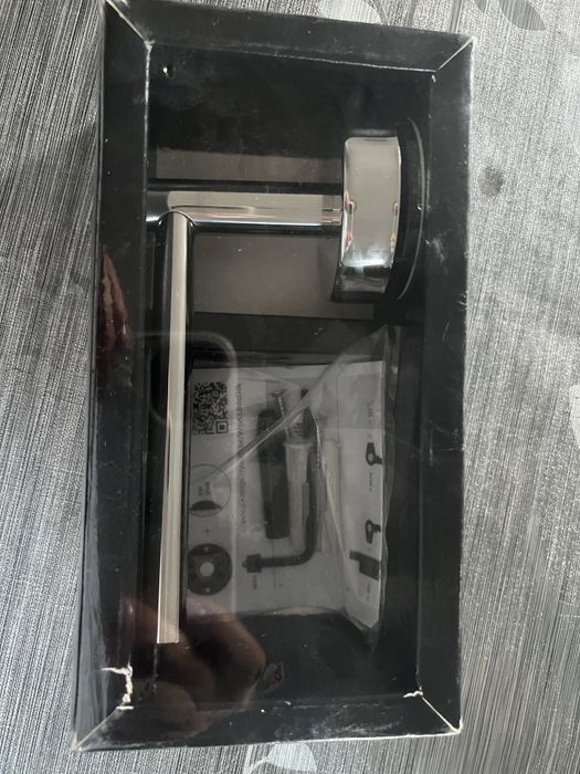 Стойка / държач за тоалетна хартия