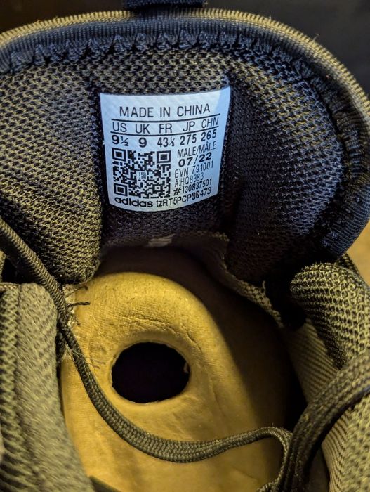 Непромокаемые кроссовки Adidas на бусте