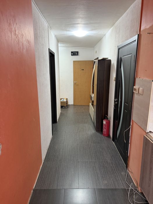 Двустаен апартамент в кв.Родина 1 до у-ще Олимпи Панов