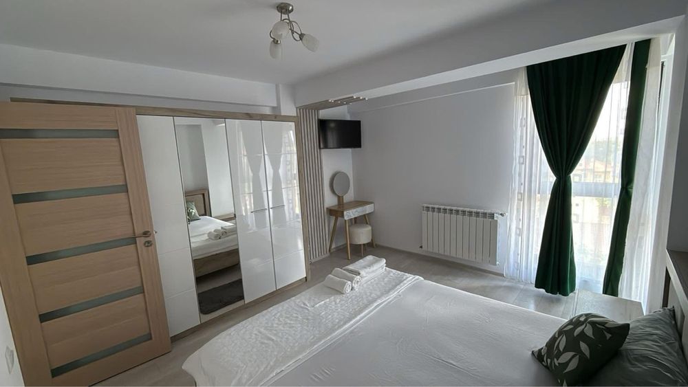 Inchiriez apartament
