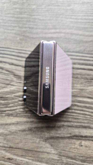 Samsung Galaxy Z Flip 5 (256GB)