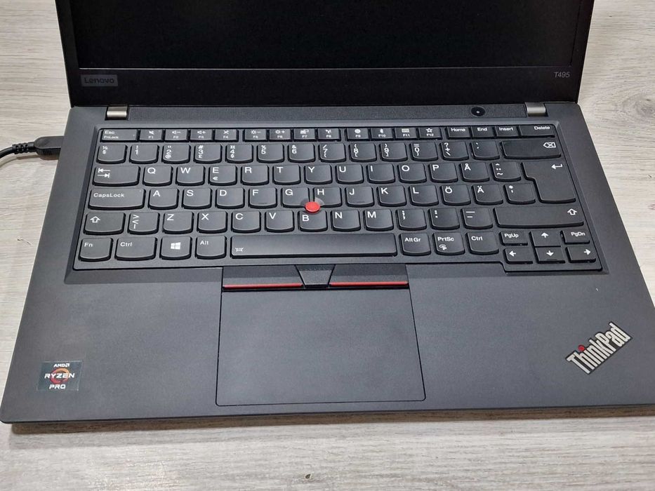 Лаптоп Lenovo ThinkPad T495 / 16GB RAM / 256 SSD / RYZEN 3 PRO / 14''