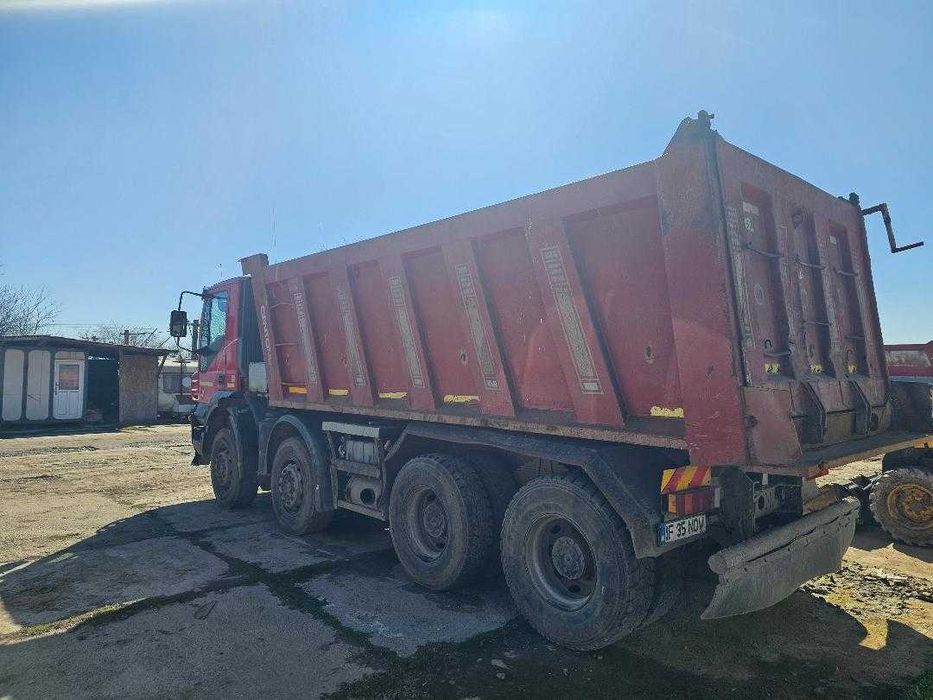 Vind autobasculanta 8x4,marca Iveco,2007