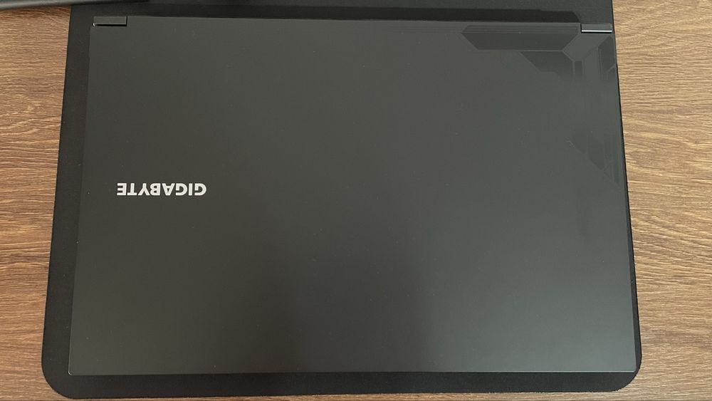 Laptop gaming Gigabyte G7 RTX4060