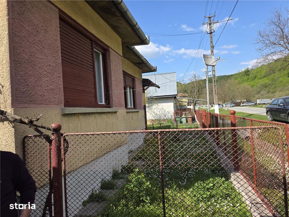 Casa cu teren generos in zona turistica Nadrag Timis