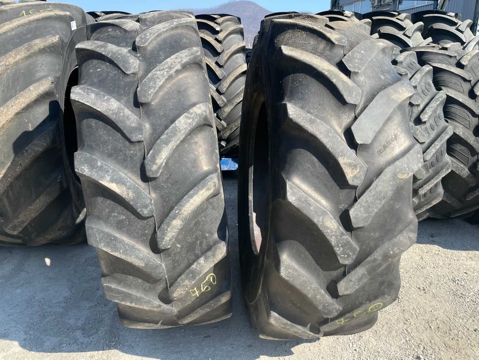 Roti fata semi-uzate 14.9r24 cauciucuri tractor john deere fata