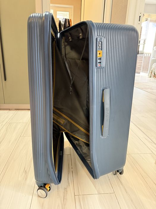 Продам чемодан american tourister
