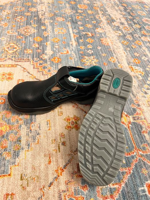 Продаю рабочую обувь