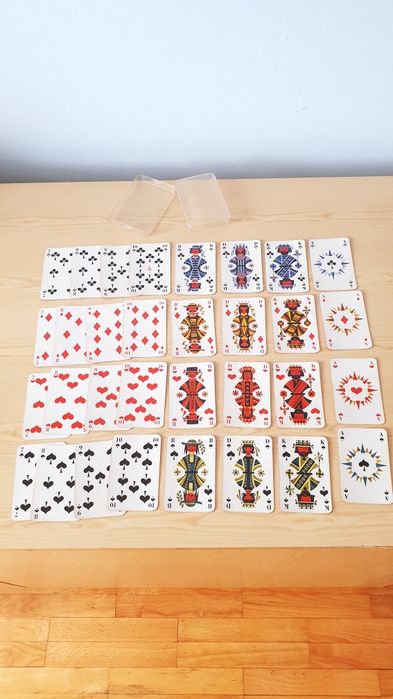 карти за игра и колекция