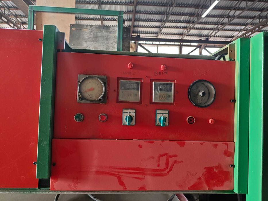 Пресс мебельный горячего прессования 1300на3000(турок)