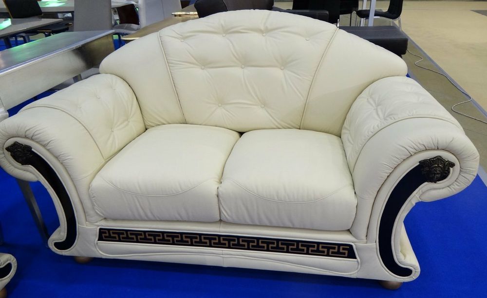 Ремонт и обнов  ткани диванов ,кресел ,стульев  качественно и надёжно