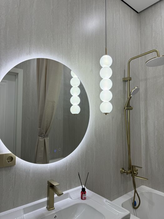 Продается потолочный бра