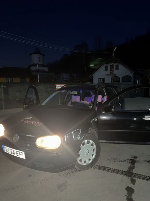 Vand golf 1.6 masina nu este pentru pretentiosi