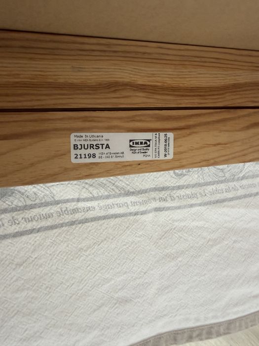 Set masa extensibila Ikea Bjursta si 4 scaune