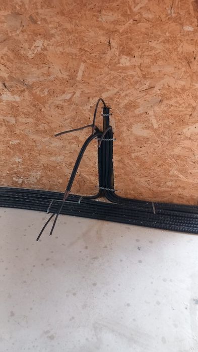 Electrician autorizat execut lucrări interioare exterioare  etc..