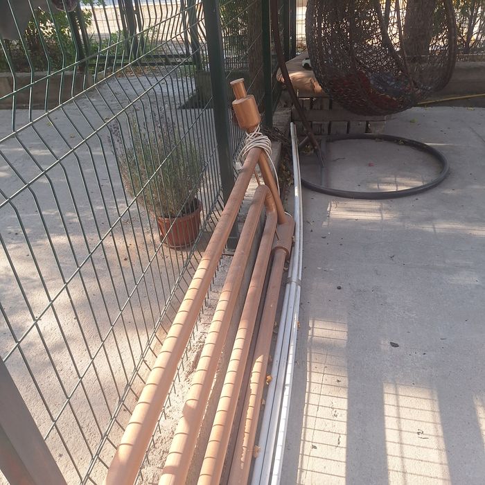 Электрический обогреватель, батарея длиною 2,5 метра, тен 1,1 квт.