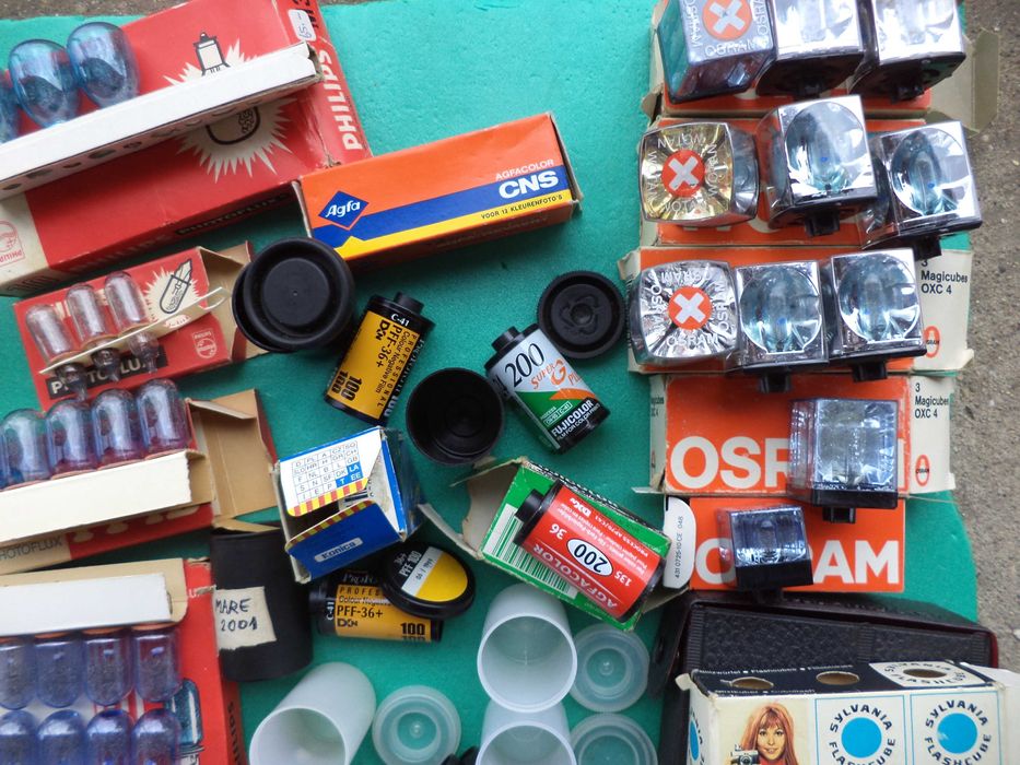 Vechi accesorii foto filme, becuri magneziu