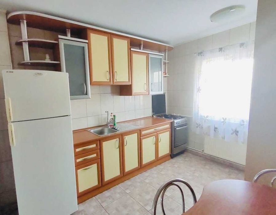 Persoană fizică închiriez apartament 3 camere cartier Mărăști central